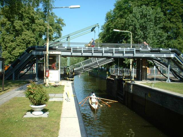 DSCF0021 Brücke am Storkower Kanal.