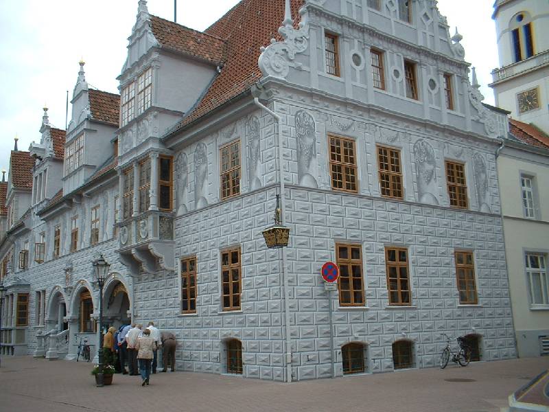 DSCF0011 Celle Rathaus, Fassade bemalt